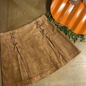 She + Sky.       Mini skirt        Size: Large